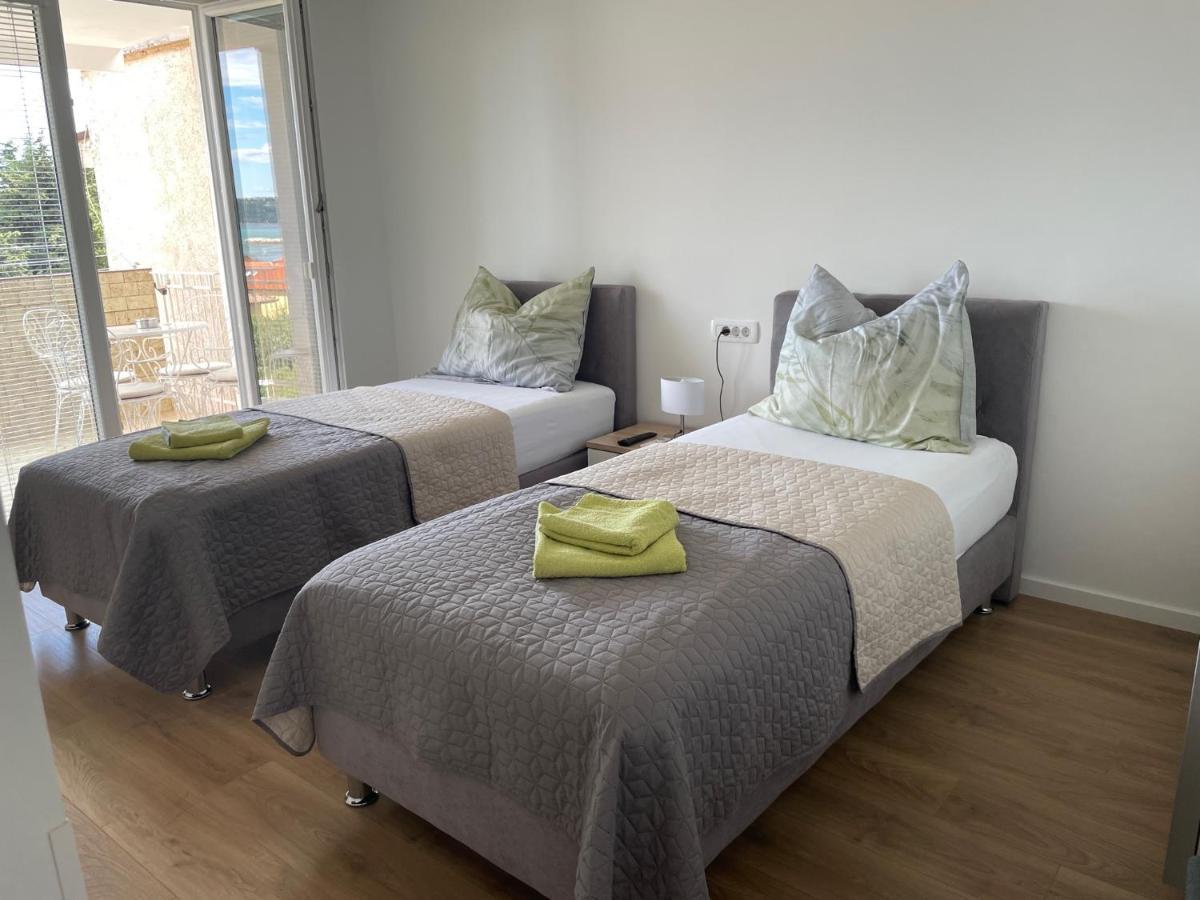 App Robi Apartment Novigrad  Exterior photo